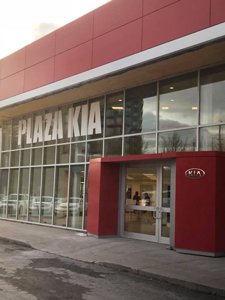 Plaza Kia at 9144 Yonge Street